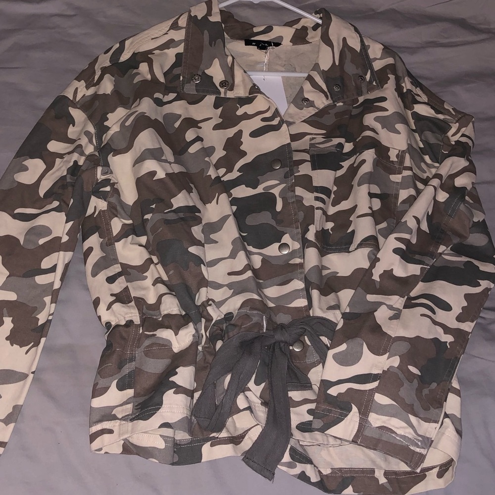Camo front tie  jacket